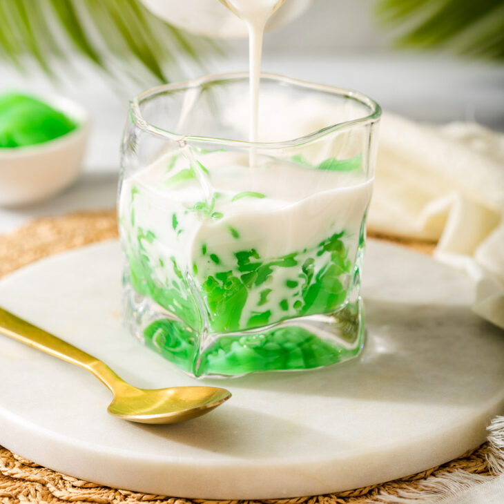 Sữa bò tươi thạch lá dứa